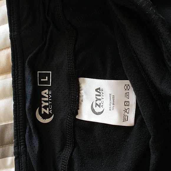 Zyia Active L Stay Warm Reflective Mid Rise Legging Black Camo - Picture 2 of 4